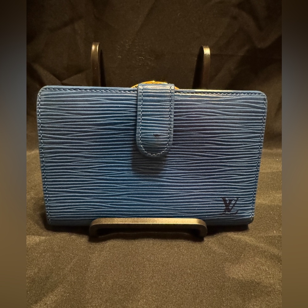 Louis Vuitton LV EPI Blue Kiss Lock Small Wallet